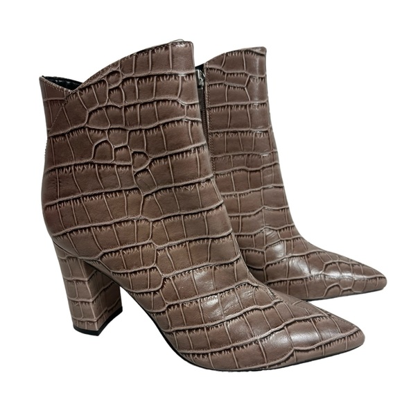 Marc Fisher Urmi Pointed Toe Bootie Crocodile - Picture 1 of 8